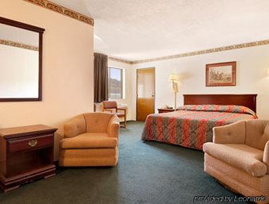 Super 8 By Wyndham Rock Port Mo Hotell Rom bilde
